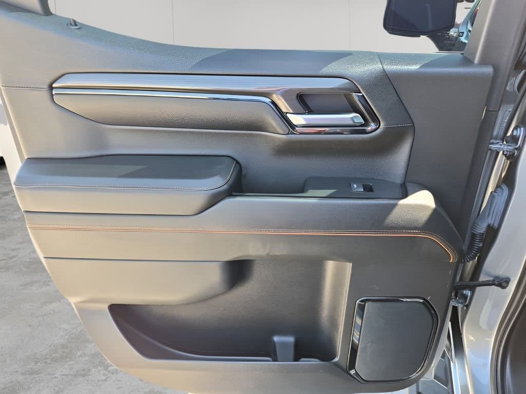 2024 GMC Sierra 1500 - Image 17