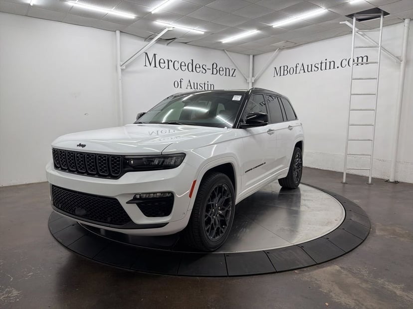 2025 Jeep Grand Cherokee - Image 1