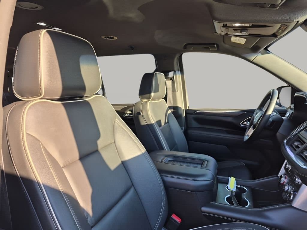 2023 GMC Yukon - Image 15