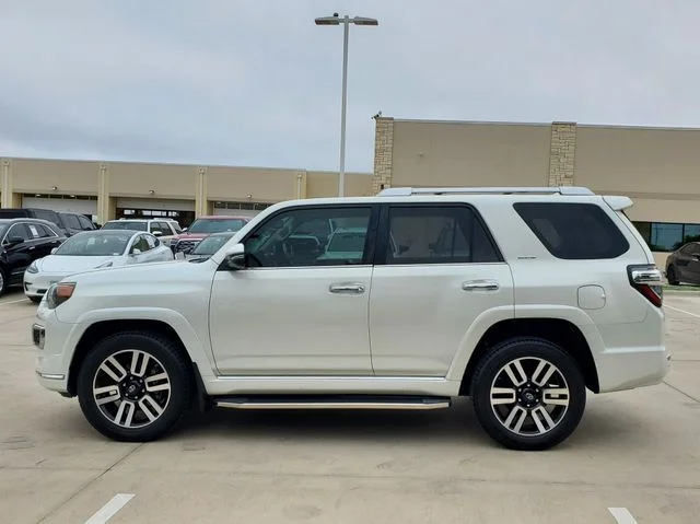 2020 Toyota 4Runner - Image 28