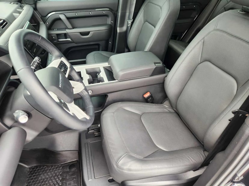 2026 LAND ROVER Defender 110 - Image 12