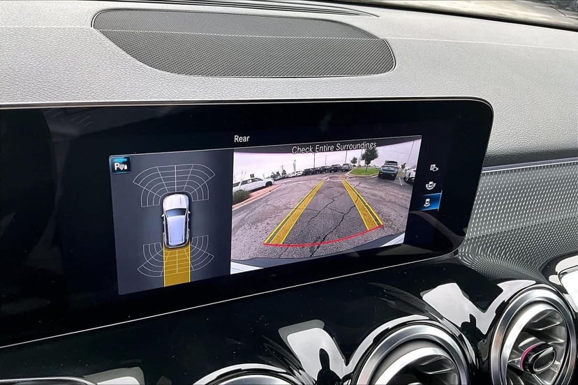 2023 Mercedes-Benz EQB 300 - Image 25