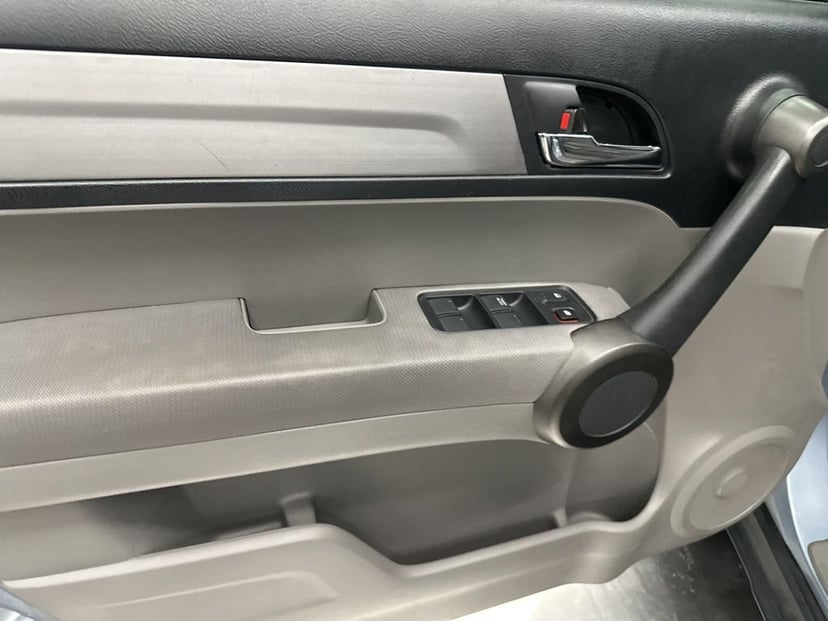 2011 Honda CR-V - Image 10