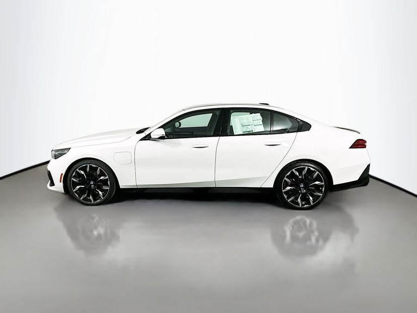 2026 BMW 5 Series - Image 8