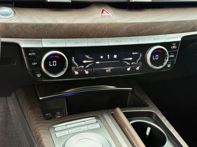 2021 Genesis G80 - Image 21