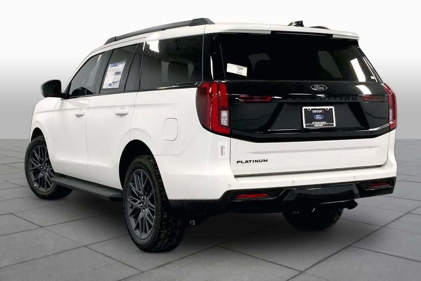 2026 Ford Expedition - Image 11