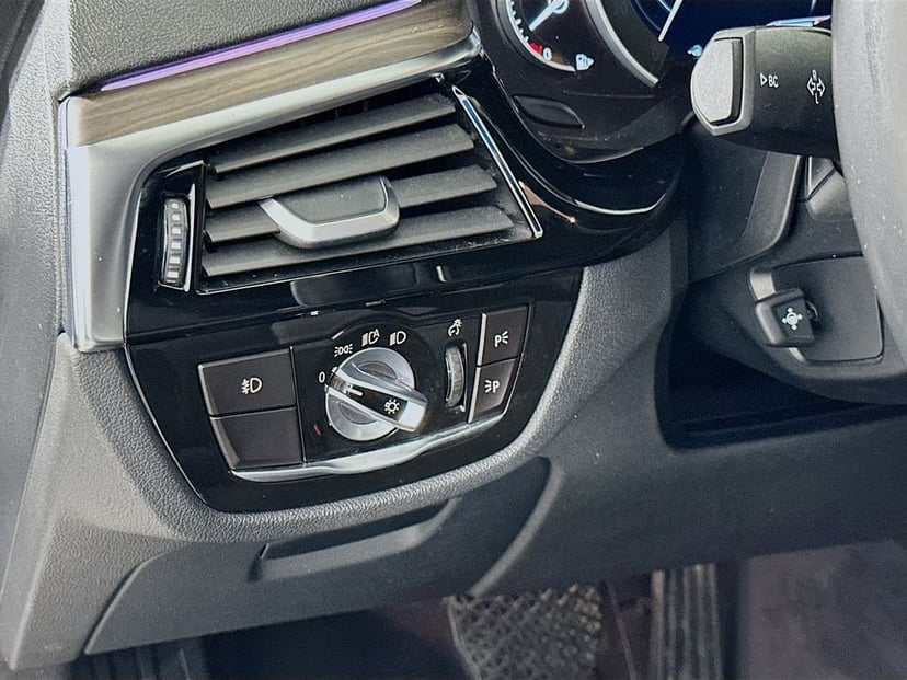 2018 BMW 5 Series - Image 10
