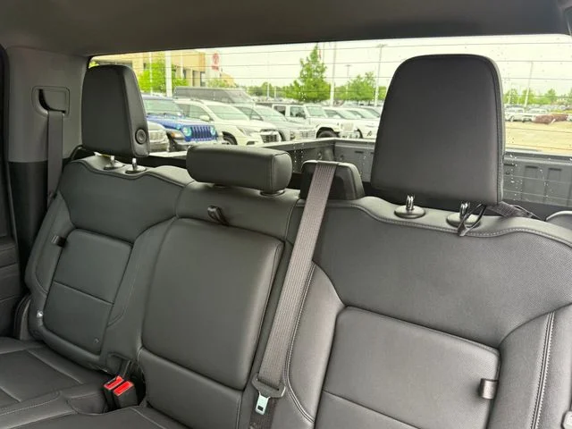 2025 Chevrolet Silverado 1500 - Image 27
