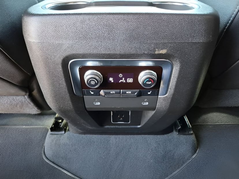 2022 GMC Yukon XL - Image 21