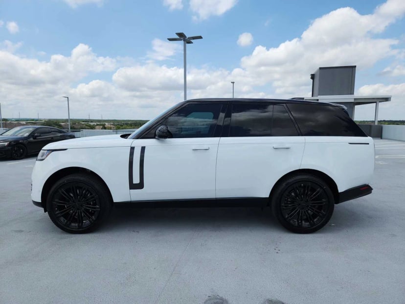 2026 LAND ROVER Range Rover - Image 4