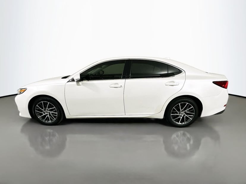 2017 Lexus ES - Image 8