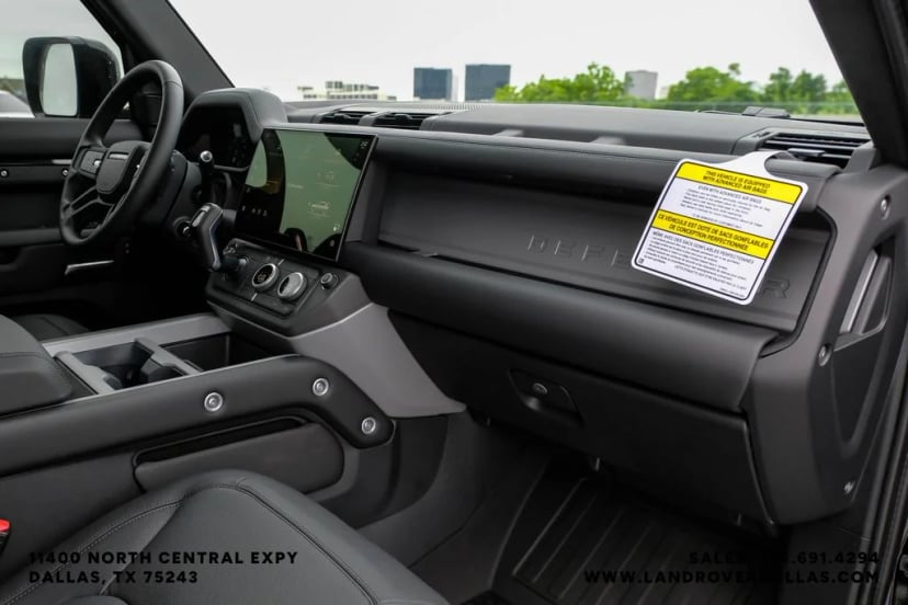 2026 Land Rover Defender 110 - Image 14