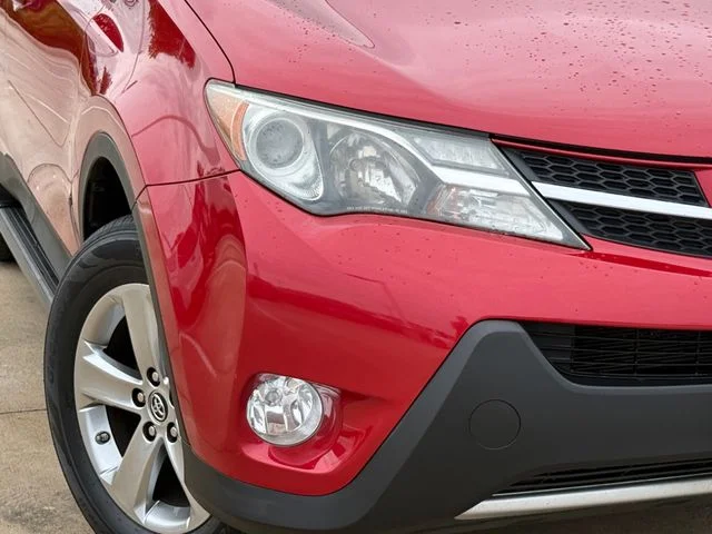 2015 Toyota RAV4 - Image 3