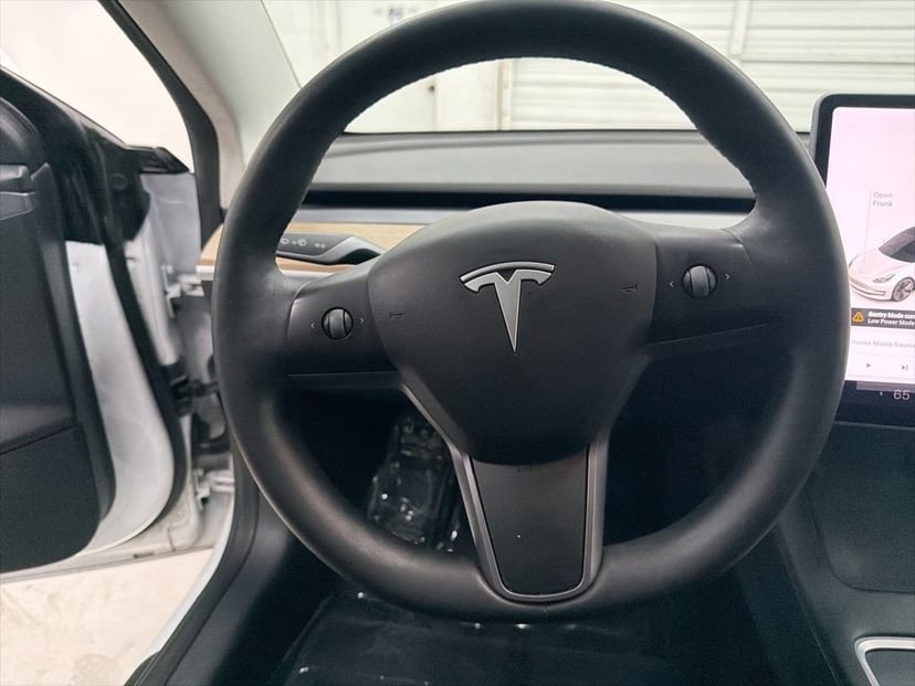 2022 Tesla Model 3 - Image 11