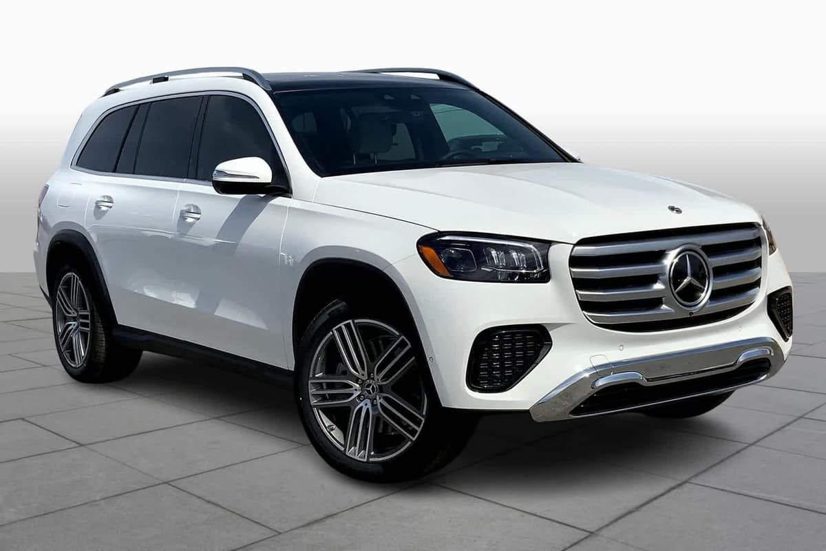 2025 Mercedes-Benz GLS 450 - Image 2