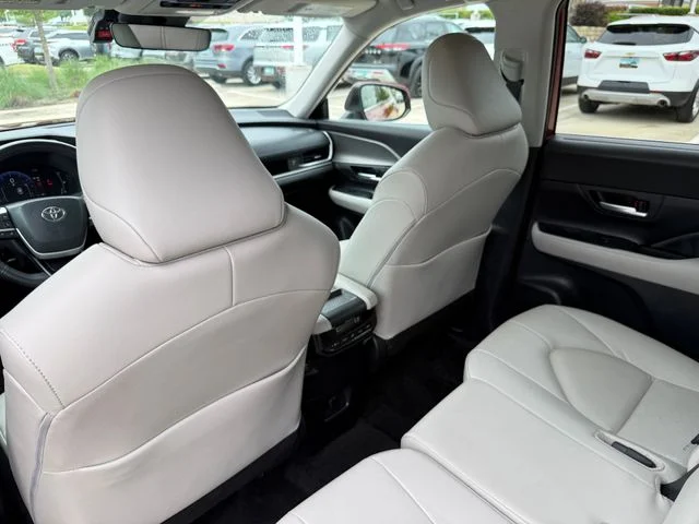 2024 Toyota Grand Highlander - Image 28