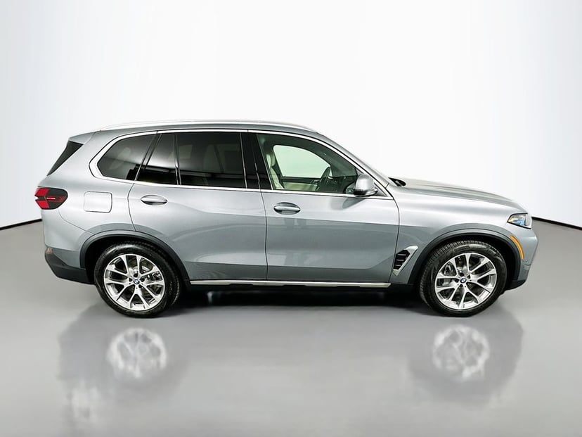 2026 BMW X5 - Image 4