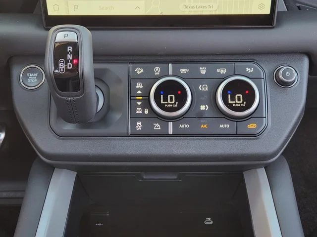 2025 Land Rover Defender 130 - Image 14