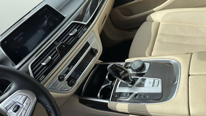 2019 BMW 7 Series - Image 21