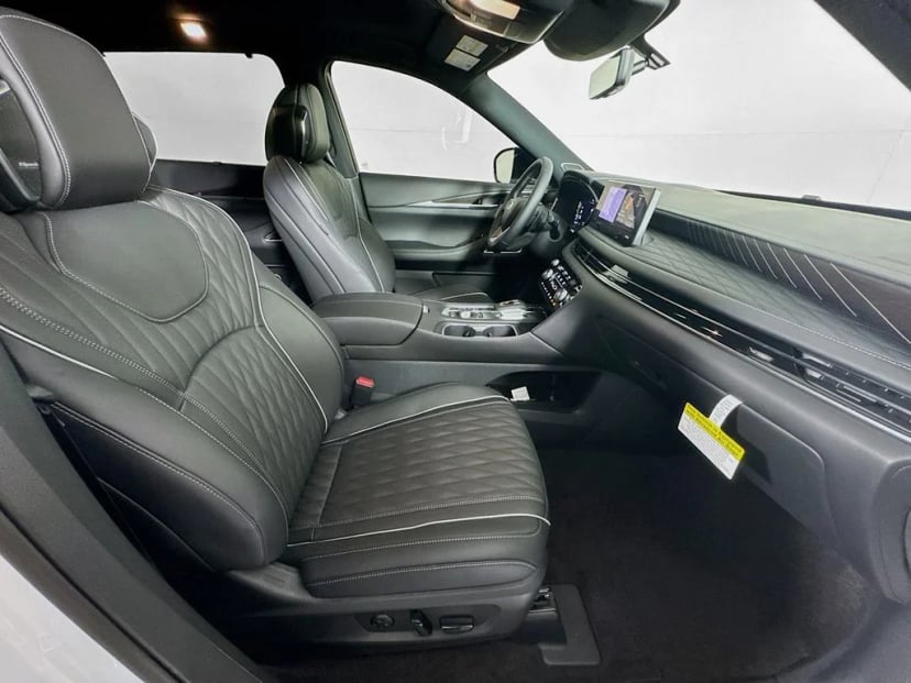 2027 INFINITI QX60 - Image 36
