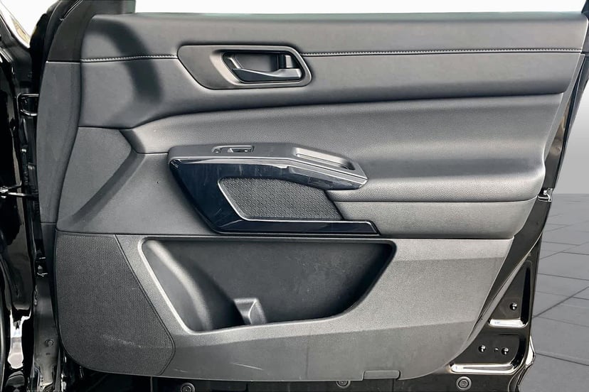 2025 Nissan Pathfinder - Image 22
