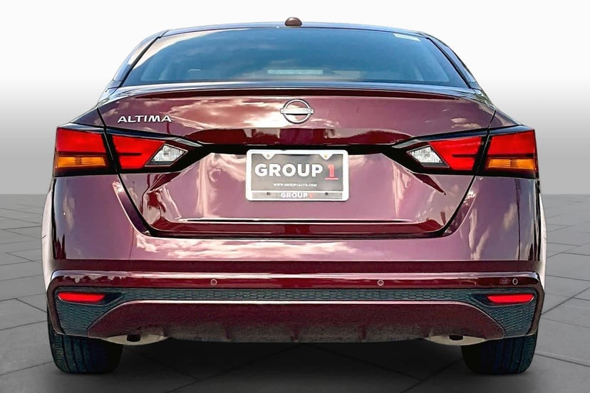 2025 Nissan Altima - Image 5