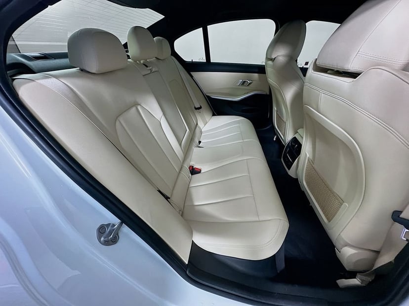 2020 BMW 3 Series - Image 27