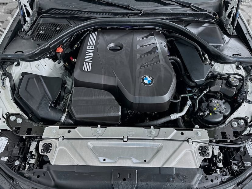 2025 BMW 3 Series - Image 30
