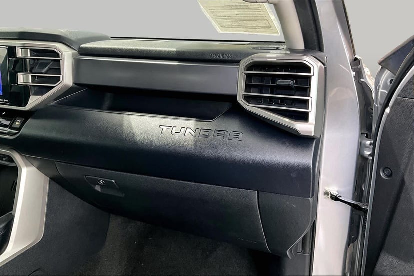 2023 Toyota Tundra - Image 18