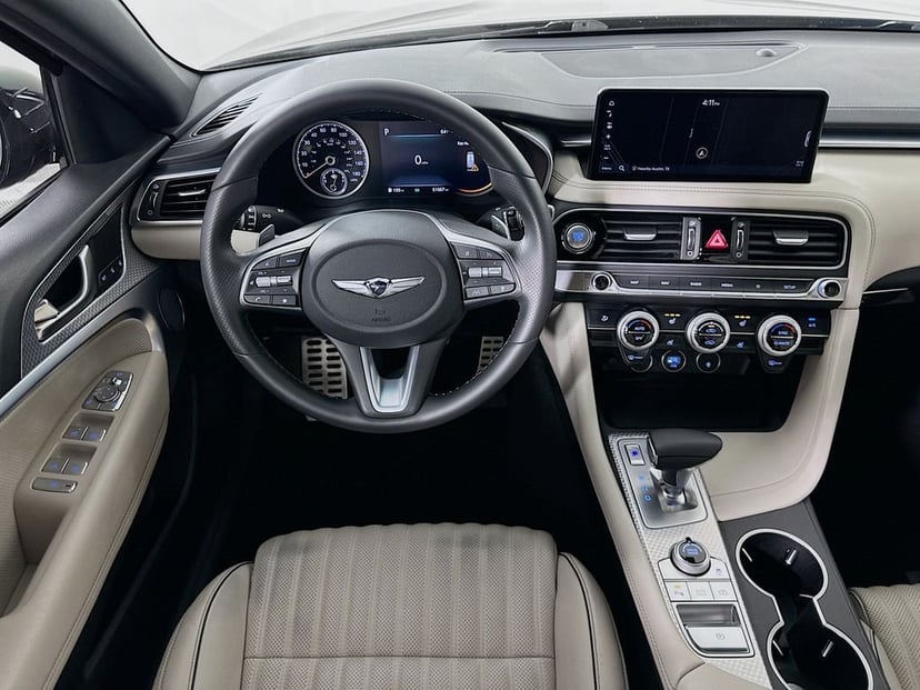 2023 Genesis G70 - Image 23