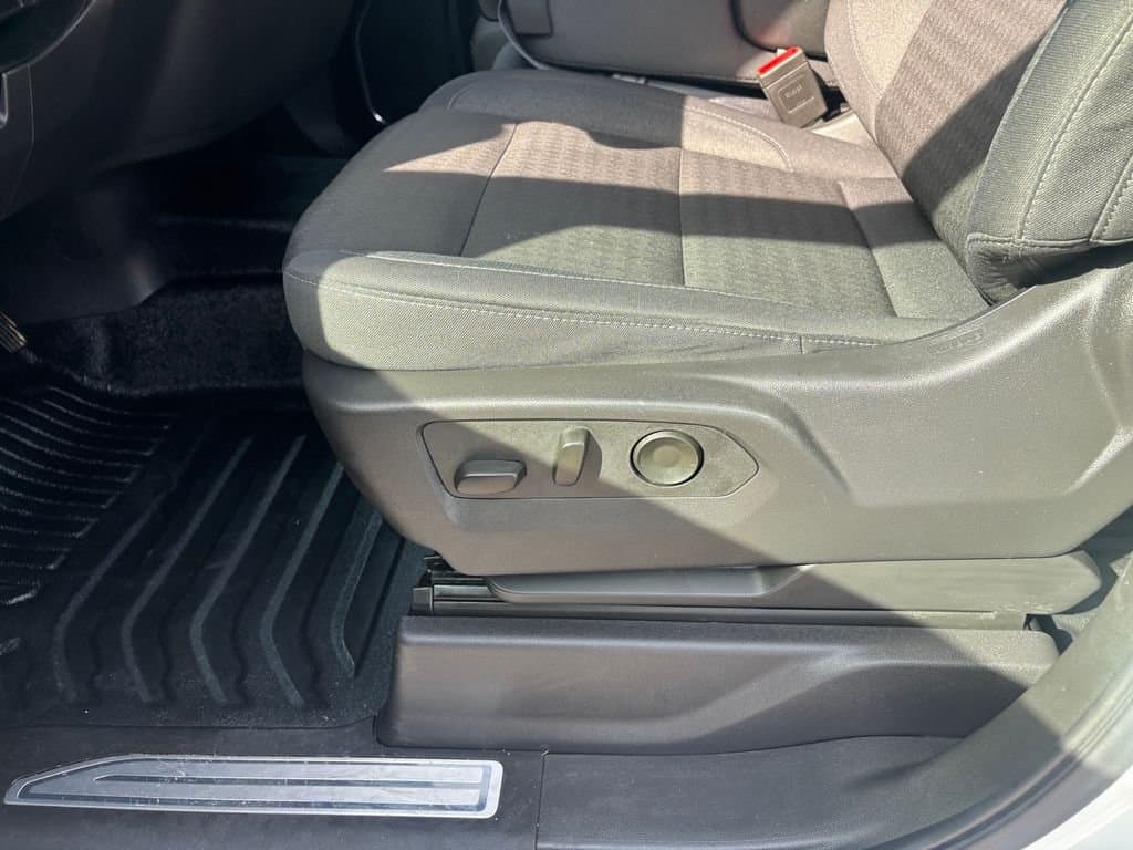 2025 Chevrolet Silverado 1500 - Image 23