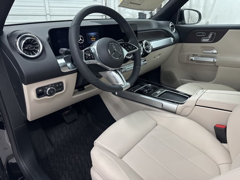 2026 Mercedes-Benz GLB - Image 12