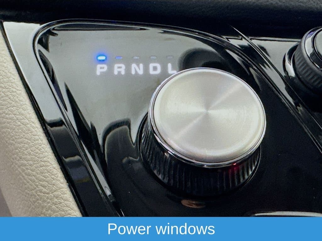 2023 CHRYSLER Pacifica - Image 21