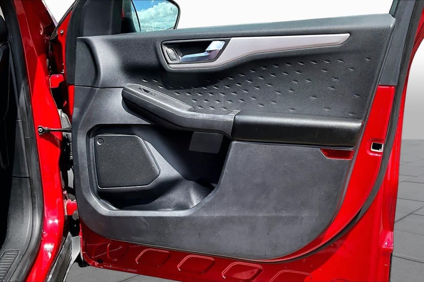 2020 Ford Escape - Image 24
