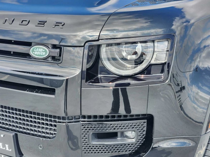 2024 Land Rover Defender - Image 8