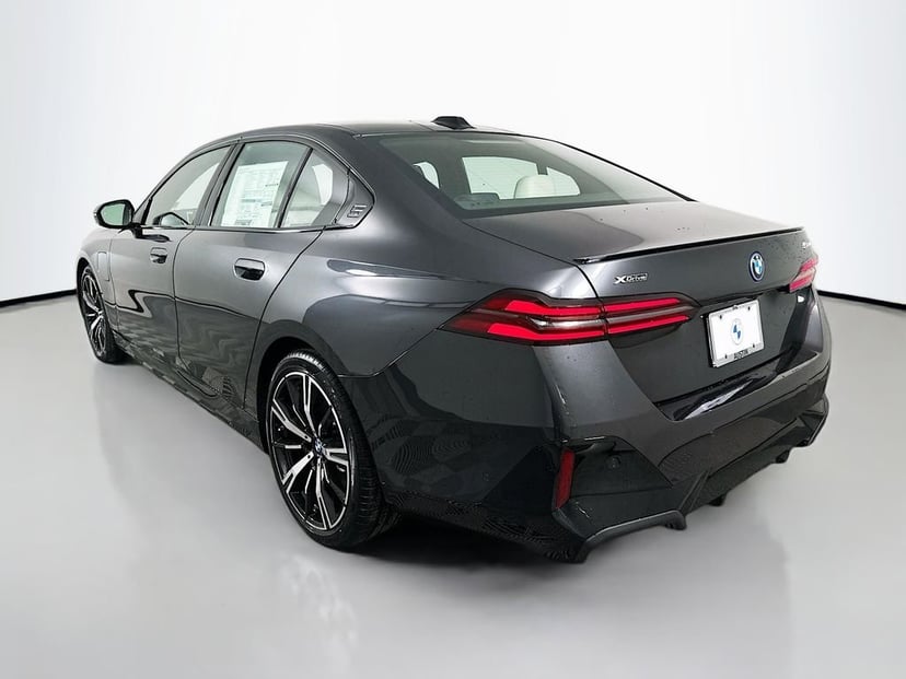 2026 BMW 5 Series - Image 7