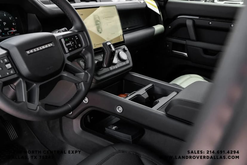2026 Land Rover Defender 110 - Image 24