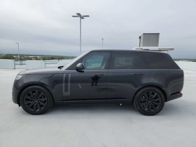 2026 LAND ROVER Range Rover - Image 4