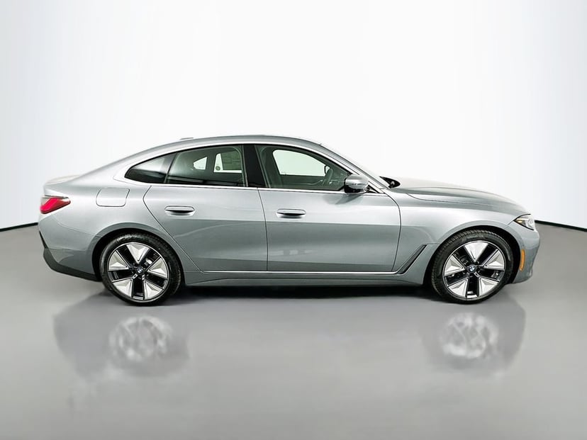 2026 BMW i4 - Image 4