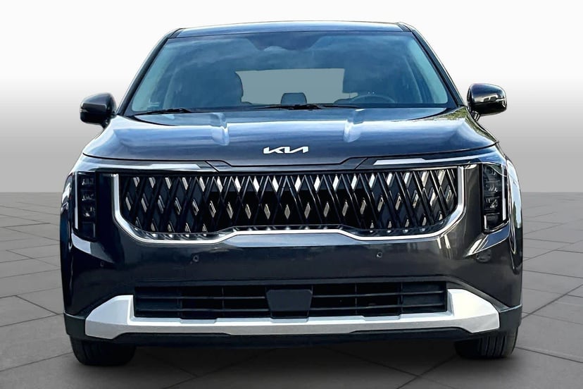 2025 Kia Carnival - Image 4