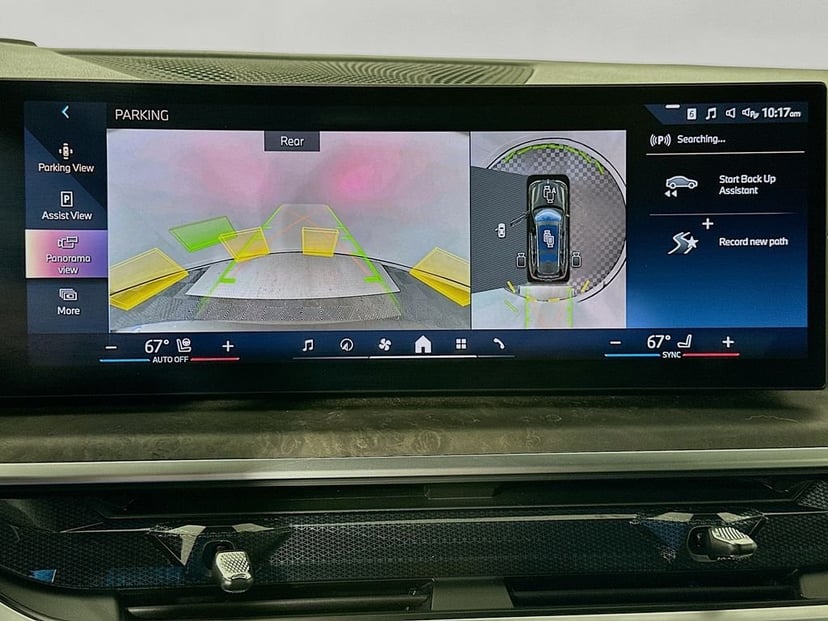 2025 BMW X7 - Image 14