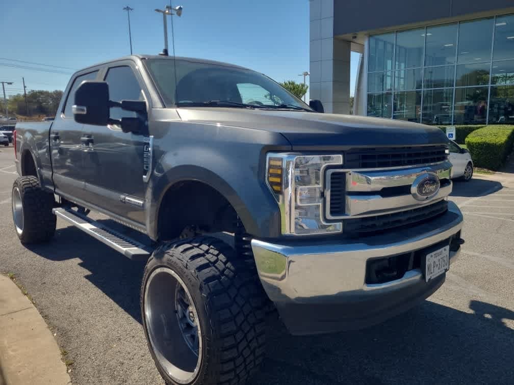 2019 Ford Super Duty F-250 Pickup - Image 3
