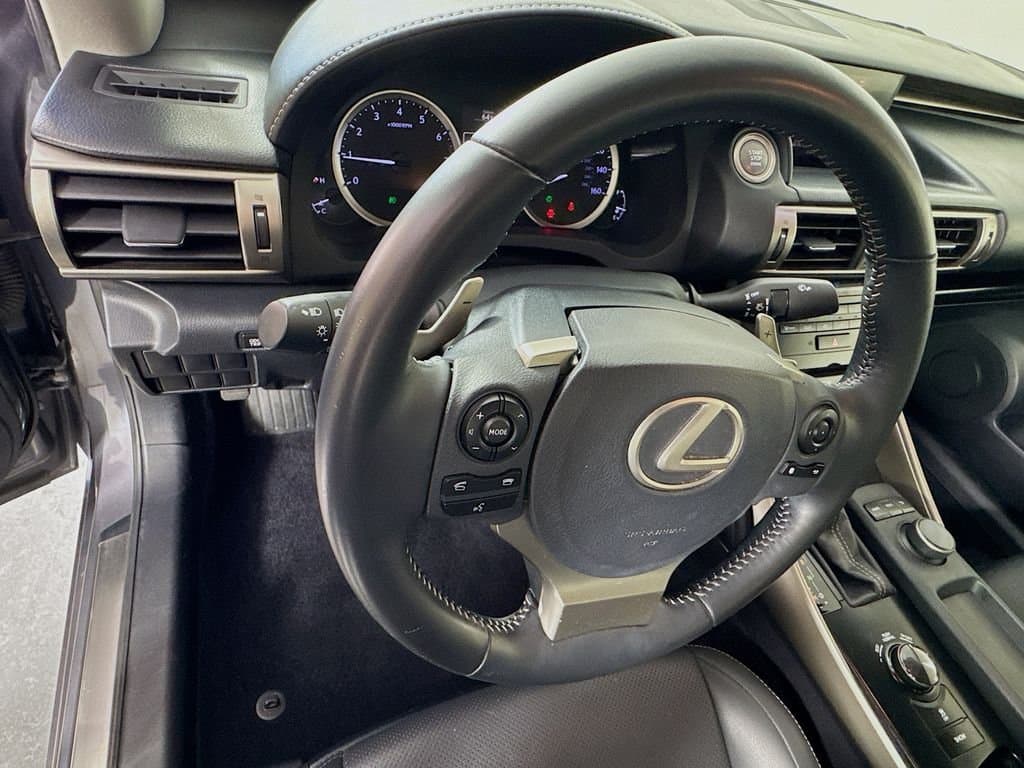 2014 LEXUS IS - Image 13