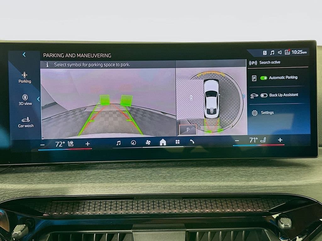 2025 BMW 4 Series - Image 14