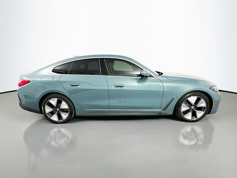 2025 BMW i4 - Image 4