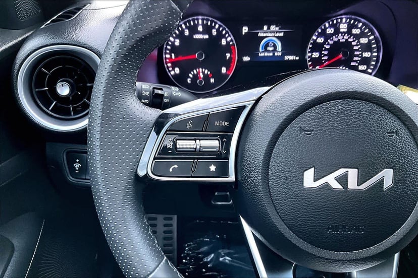 2023 Kia Forte - Image 24