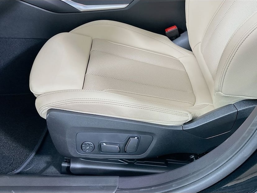 2026 BMW 3 Series - Image 21