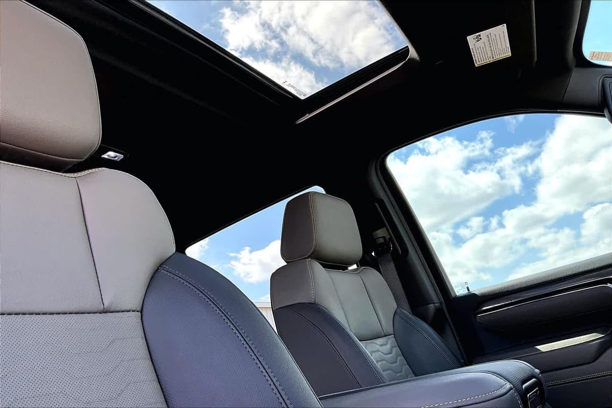 2024 Chevrolet Silverado 2500HD - Image 16