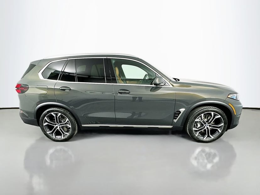 2026 BMW X5 - Image 3