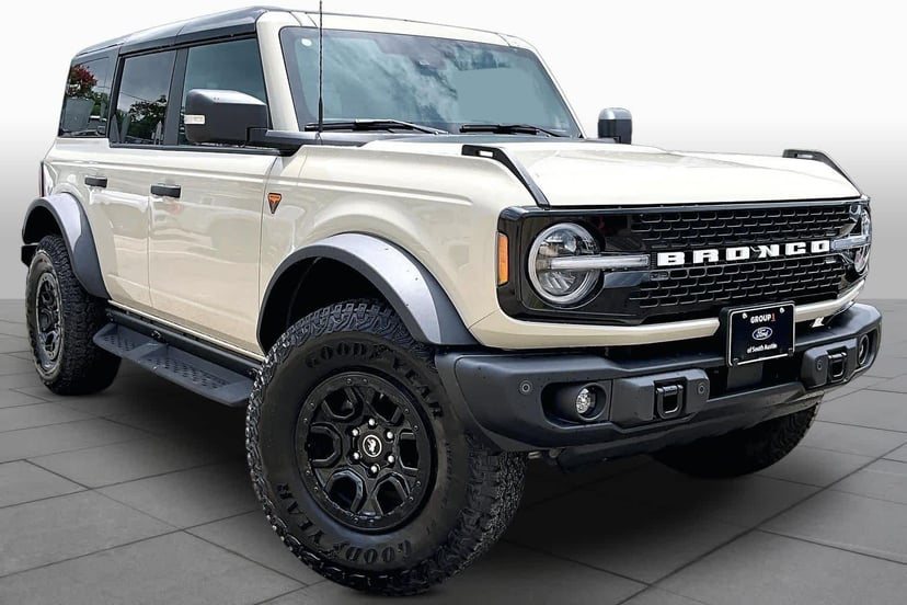 2025 Ford Bronco - Image 1
